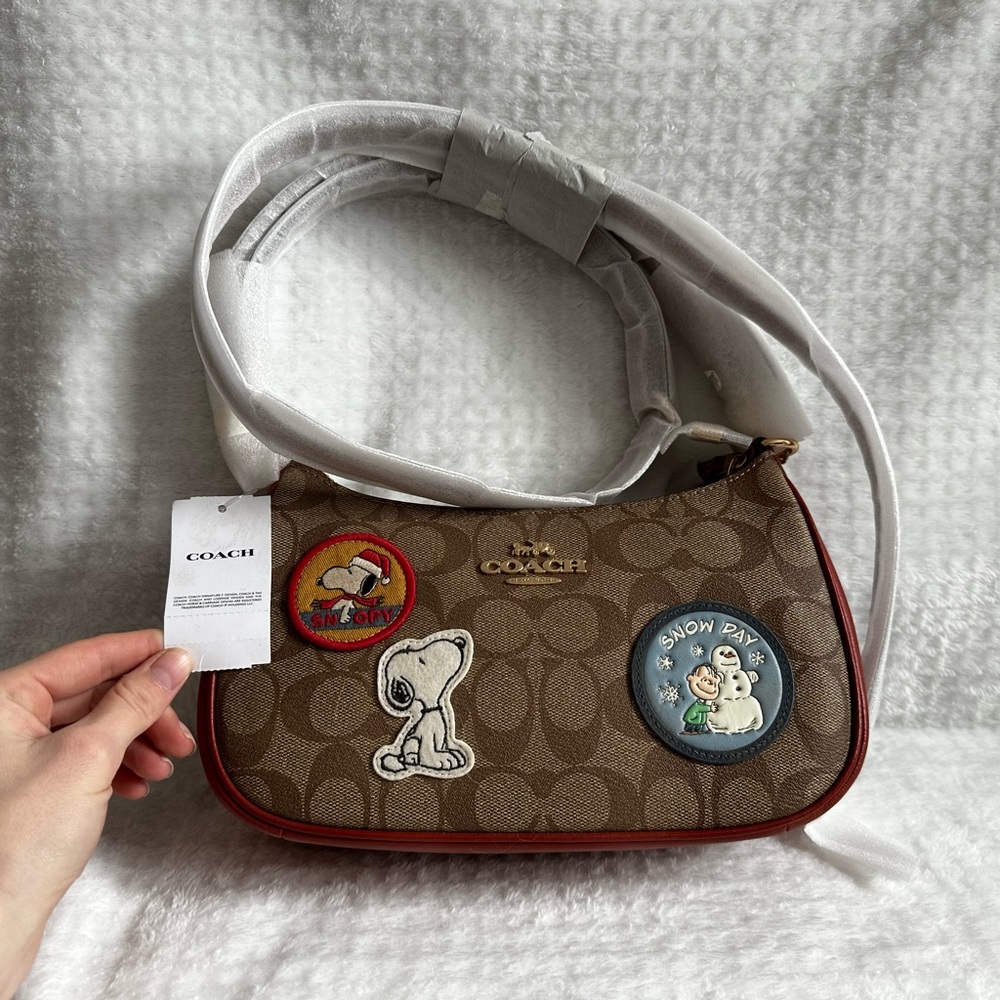Coach Snoopy Christmas theme purse